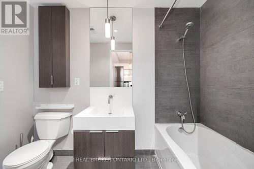3903 - 110 Charles Street E, Toronto, ON - Indoor Photo Showing Bathroom