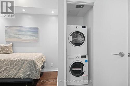 6006 - 14 York Street, Toronto, ON - Indoor Photo Showing Laundry Room