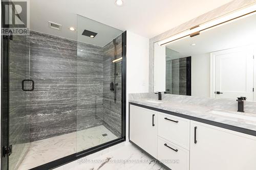 805 - 61 St Clair Avenue W, Toronto, ON - Indoor Photo Showing Bathroom