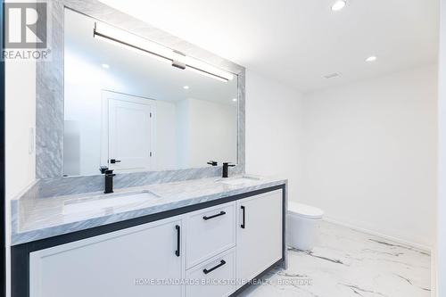 805 - 61 St Clair Avenue W, Toronto, ON - Indoor Photo Showing Bathroom