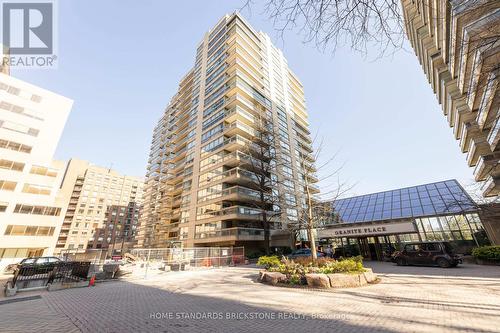 805 - 61 St Clair Avenue W, Toronto, ON - Outdoor With Facade