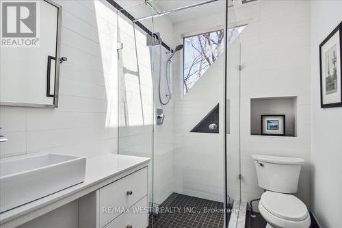 267 Beech Ave, Toronto, ON - Indoor Photo Showing Bathroom