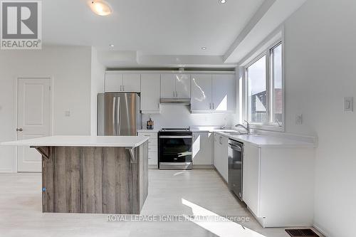 21 Bateson Street, Ajax, ON - Indoor Photo Showing Kitchen With Stainless Steel Kitchen