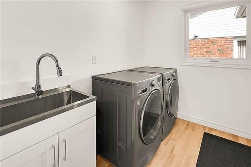4516 Green Meadow Boulevard, Beamsville, ON - Indoor Photo Showing Laundry Room