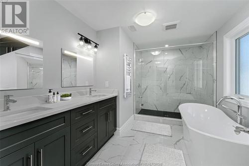 323 Benson, Amherstburg, ON - Indoor Photo Showing Bathroom