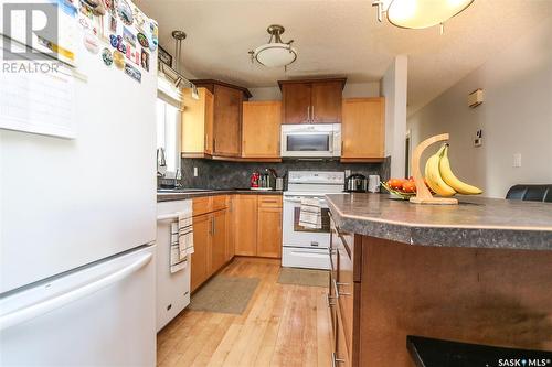 38 Redwood Drive, Yorkton, SK - Indoor Photo Showing Kitchen