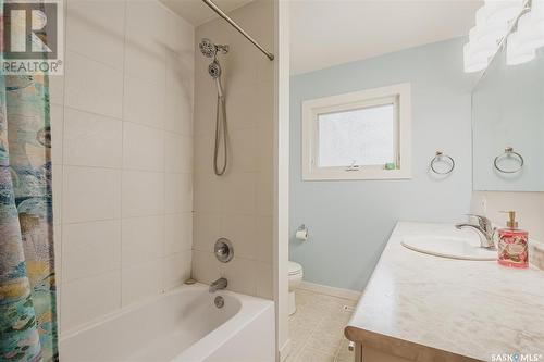 2206 Mckinnon Avenue S, Saskatoon, SK - Indoor Photo Showing Bathroom