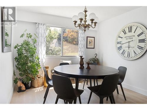 722-726 Elliot Avenue, Kelowna, BC - Indoor Photo Showing Dining Room