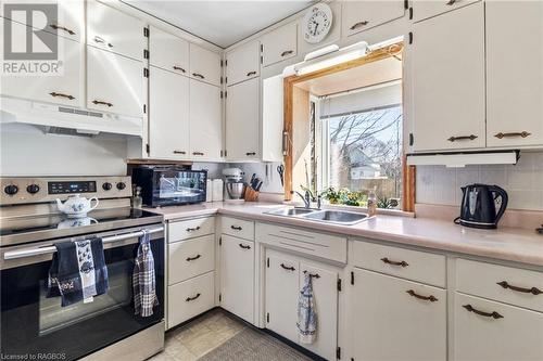 357 5Th Avenue, Hanover, ON - Indoor Photo Showing Kitchen With Double Sink