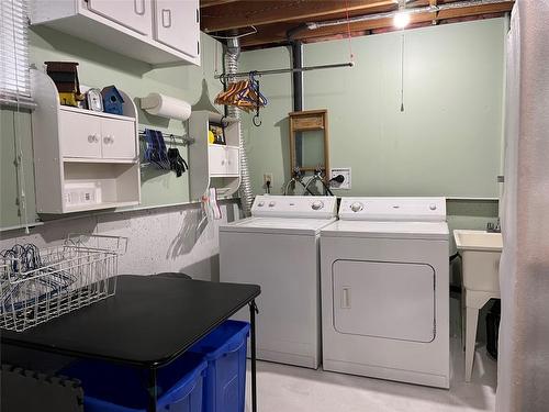103-2100 43 Avenue, Vernon, BC - Indoor Photo Showing Laundry Room