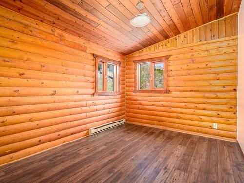 199 Scenic Drive, Coldstream, BC - Indoor Photo Showing Other Room