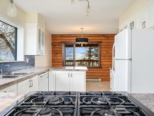 199 Scenic Drive, Coldstream, BC - Indoor Photo Showing Kitchen With Double Sink