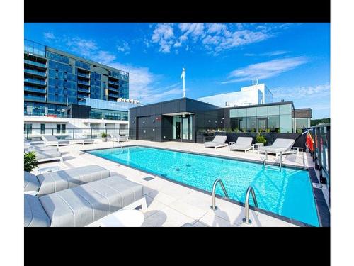 Piscine - 607-2300 Rue Tupper, Montréal (Ville-Marie), QC - Outdoor With In Ground Pool