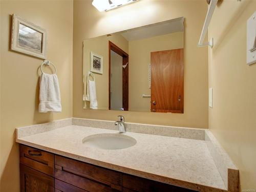 1310 Readings Dr, North Saanich, BC - Indoor Photo Showing Bathroom