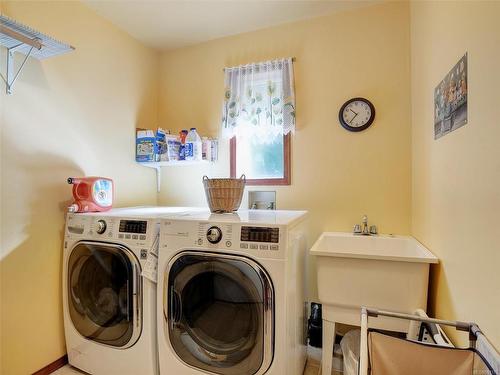 1310 Readings Dr, North Saanich, BC - Indoor Photo Showing Laundry Room