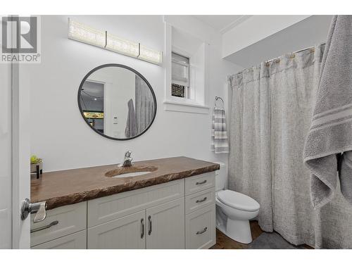 750 Marin Crescent, Kelowna, BC - Indoor Photo Showing Bathroom
