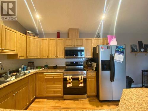 9922 117 Avenue, Fort St. John, BC - Indoor Photo Showing Kitchen