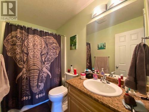 9922 117 Avenue, Fort St. John, BC - Indoor Photo Showing Bathroom