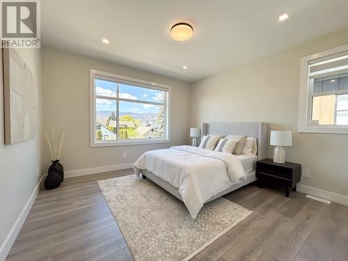 2177 Aberdeen Street, Kelowna, BC - Indoor Photo Showing Bedroom