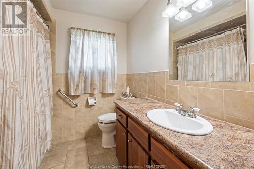 3380 Dandurand, Windsor, ON - Indoor Photo Showing Bathroom