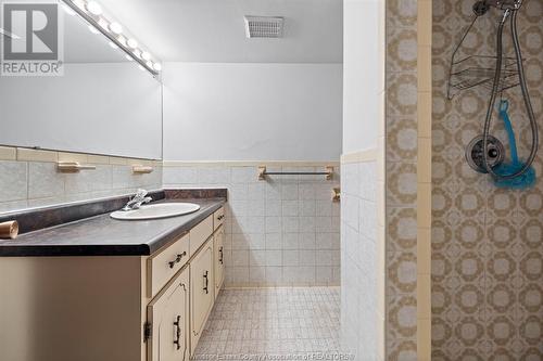3380 Dandurand, Windsor, ON - Indoor Photo Showing Bathroom