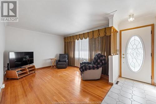 3380 Dandurand, Windsor, ON - Indoor Photo Showing Living Room