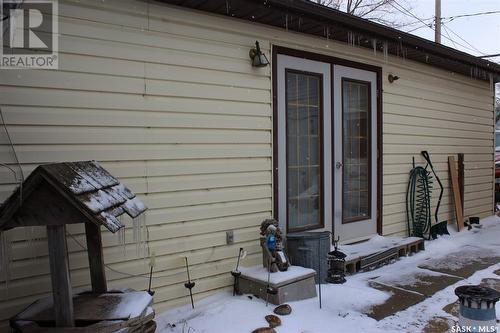 547 1St Street E, Shaunavon, SK - Outdoor With Exterior