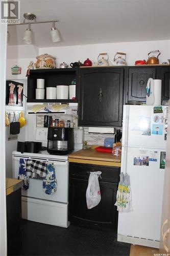 547 1St Street E, Shaunavon, SK - Indoor Photo Showing Kitchen