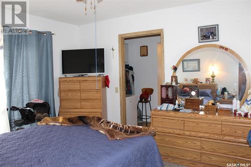 547 1St Street E, Shaunavon, SK - Indoor Photo Showing Bedroom