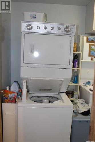 547 1St Street E, Shaunavon, SK - Indoor Photo Showing Laundry Room