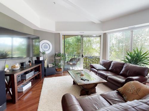 406-5003 Oleander Drive, Osoyoos, BC - Indoor Photo Showing Living Room