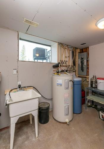 5800 97B Highway, Salmon Arm, BC - Indoor Photo Showing Basement