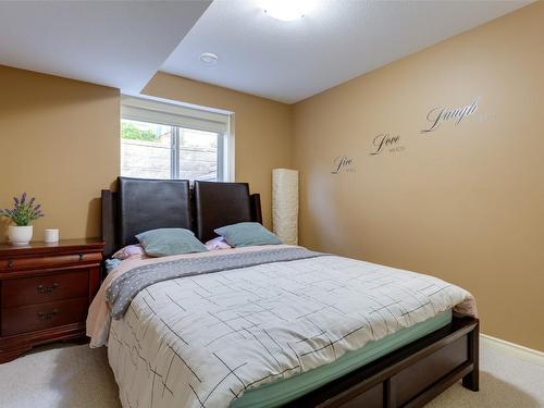 2841 Bentley Road, West Kelowna, BC - Indoor Photo Showing Bedroom