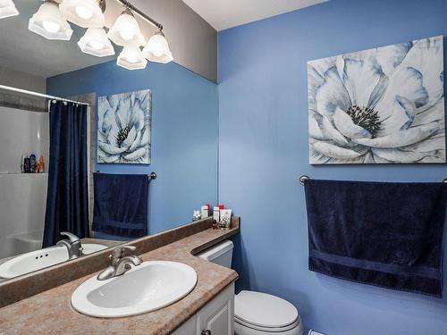 302-688 Lequime Road, Kelowna, BC - Indoor Photo Showing Bathroom