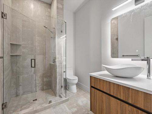 4619 Fordham Road, Kelowna, BC - Indoor Photo Showing Bathroom