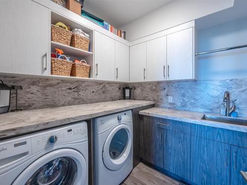 3060 Outlook Way, Naramata, BC - Indoor Photo Showing Laundry Room