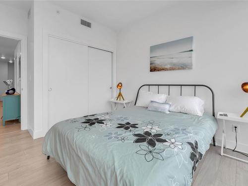 503-1232 Ellis Street, Kelowna, BC - Indoor Photo Showing Bedroom