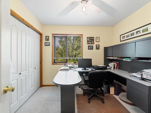 6305 Ranchero Drive, Salmon Arm, BC - Indoor Photo Showing Office