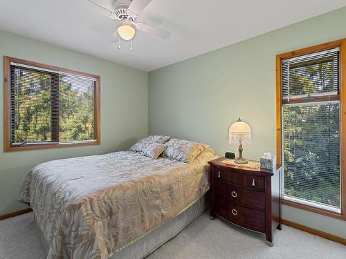6305 Ranchero Drive, Salmon Arm, BC - Indoor Photo Showing Bedroom