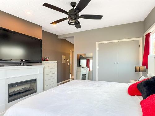 265 Gemini Road, Kelowna, BC - Indoor Photo Showing Bedroom