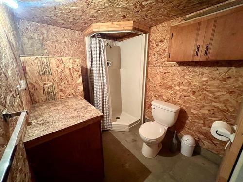 2456 Princeton/S'Land Road, Princeton, BC - Indoor Photo Showing Bathroom