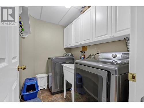 6725 Foothills Drive, Vernon, BC - Indoor Photo Showing Laundry Room