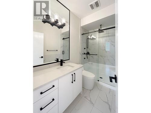 2179 Aberdeen Street, Kelowna, BC - Indoor Photo Showing Bathroom