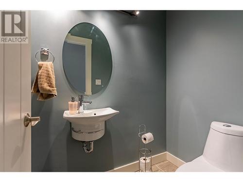 2617 Mountview Drive, Blind Bay, BC - Indoor Photo Showing Bathroom