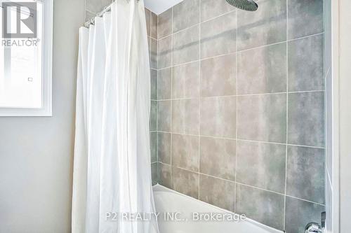 228 Lormont Blvd, Hamilton, ON - Indoor Photo Showing Bathroom