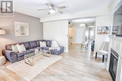 228 Lormont Blvd, Hamilton, ON - Indoor Photo Showing Living Room