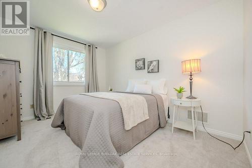 573 Barons Crt, Burlington, ON - Indoor Photo Showing Bedroom