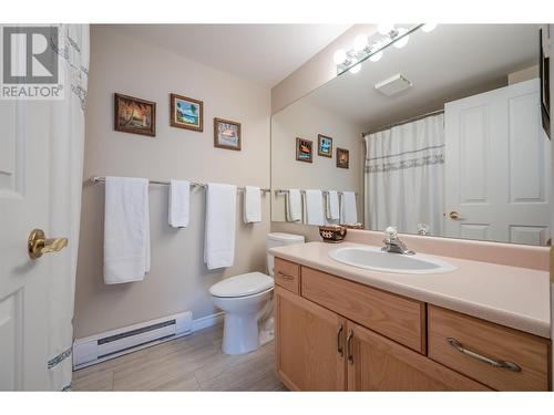 8907 Pineo Court Unit# 10, Summerland, BC - Indoor Photo Showing Bathroom