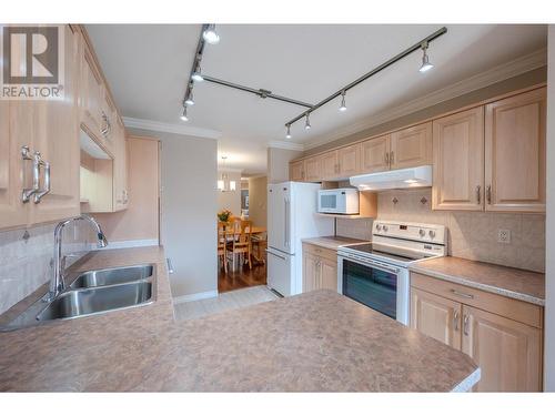 8907 Pineo Court Unit# 10, Summerland, BC - Indoor Photo Showing Kitchen With Double Sink