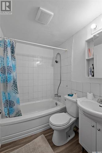 419 9Th Street E, Prince Albert, SK - Indoor Photo Showing Bathroom